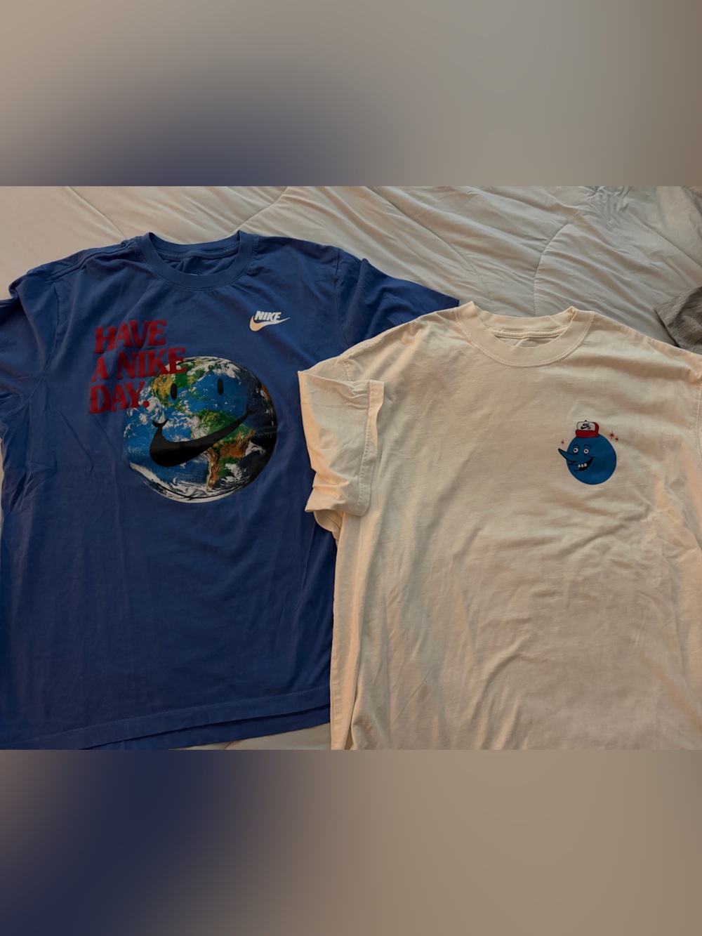 2 men’s Nike T-shirt size Large
